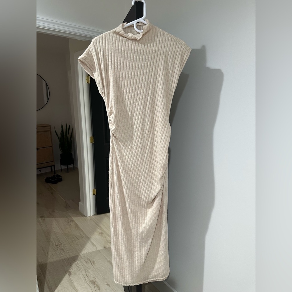 Elegant Cream Ribbed Dress